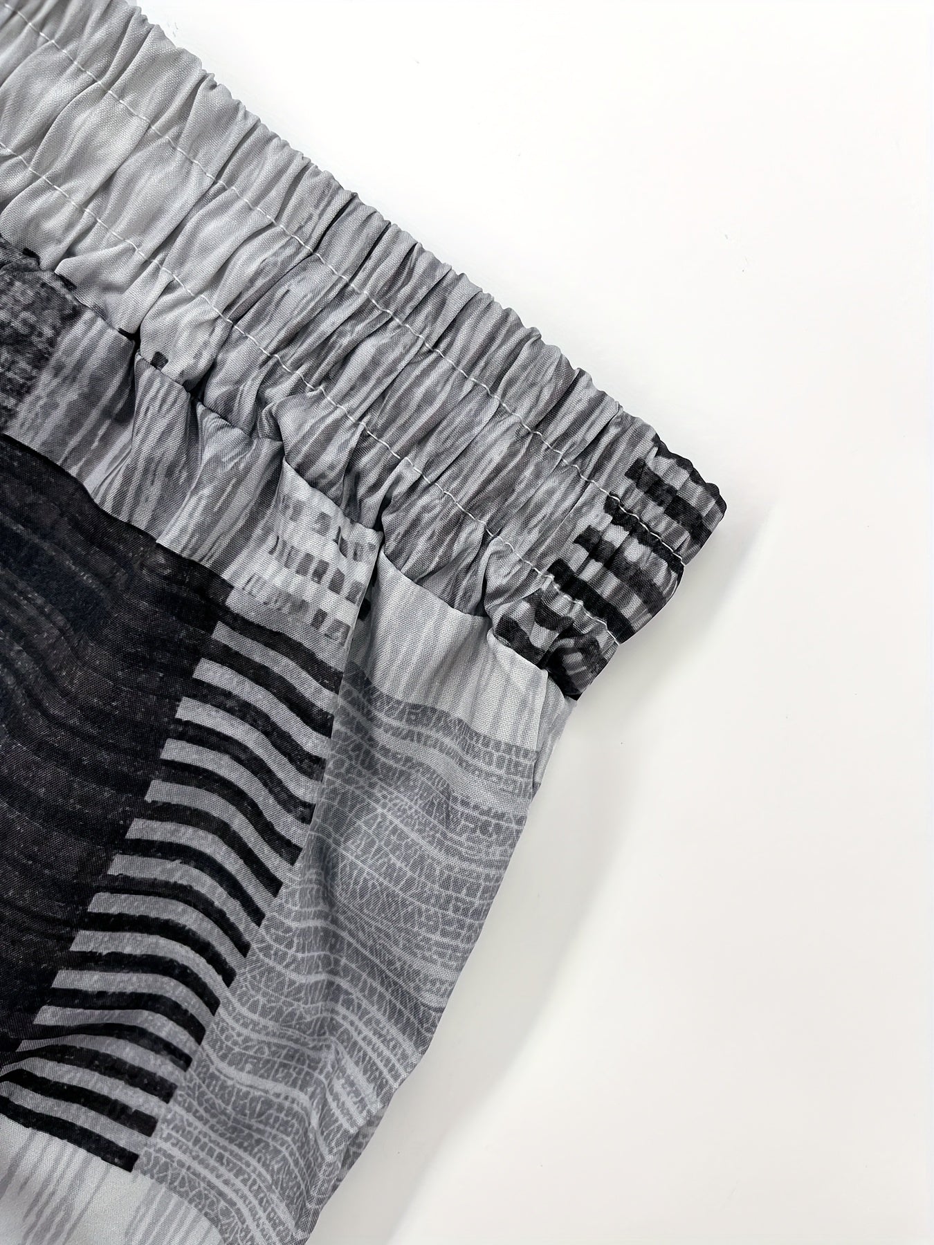 Men'S Geometric-Patterned Casual Beach Shorts, 100% Polyester, Slight Stretch, Drawstring, Regular Fit, Woven Fabric, 120g\u002Fm² - European and American Style Summer Fashion