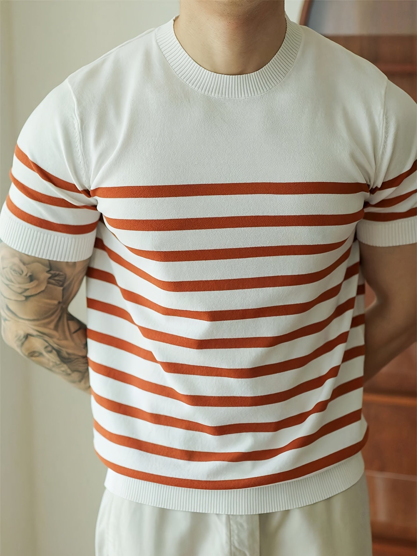 Pull homme à rayures - Manches courtes décontracté, col rond, rayures horizontales noir et blanc, tissu léger et respirant, coupe régulière pour printemps-été, tricot élastique